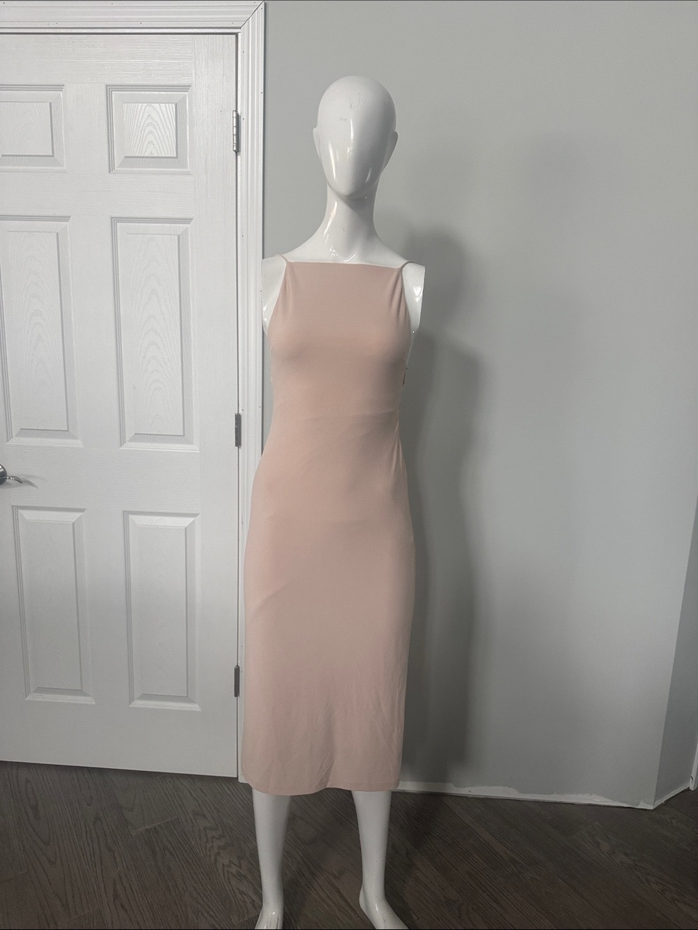 Alice + Olivia Soft Blush Midi Sheath Dress